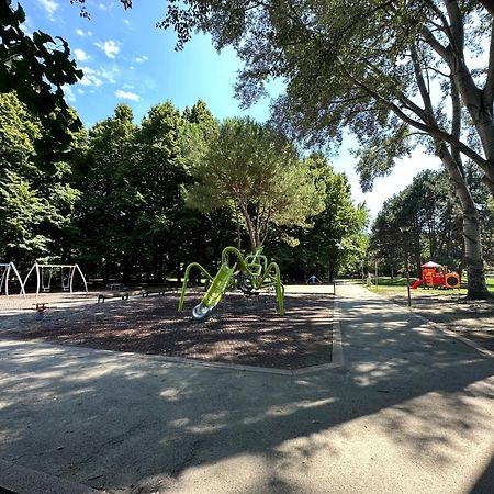 Appartamento Con Parcheggio Gratuito 15Min Da Venezia Mestre Bagian luar foto