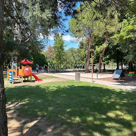 Appartamento Con Parcheggio Gratuito 15Min Da Venezia Mestre Bagian luar foto